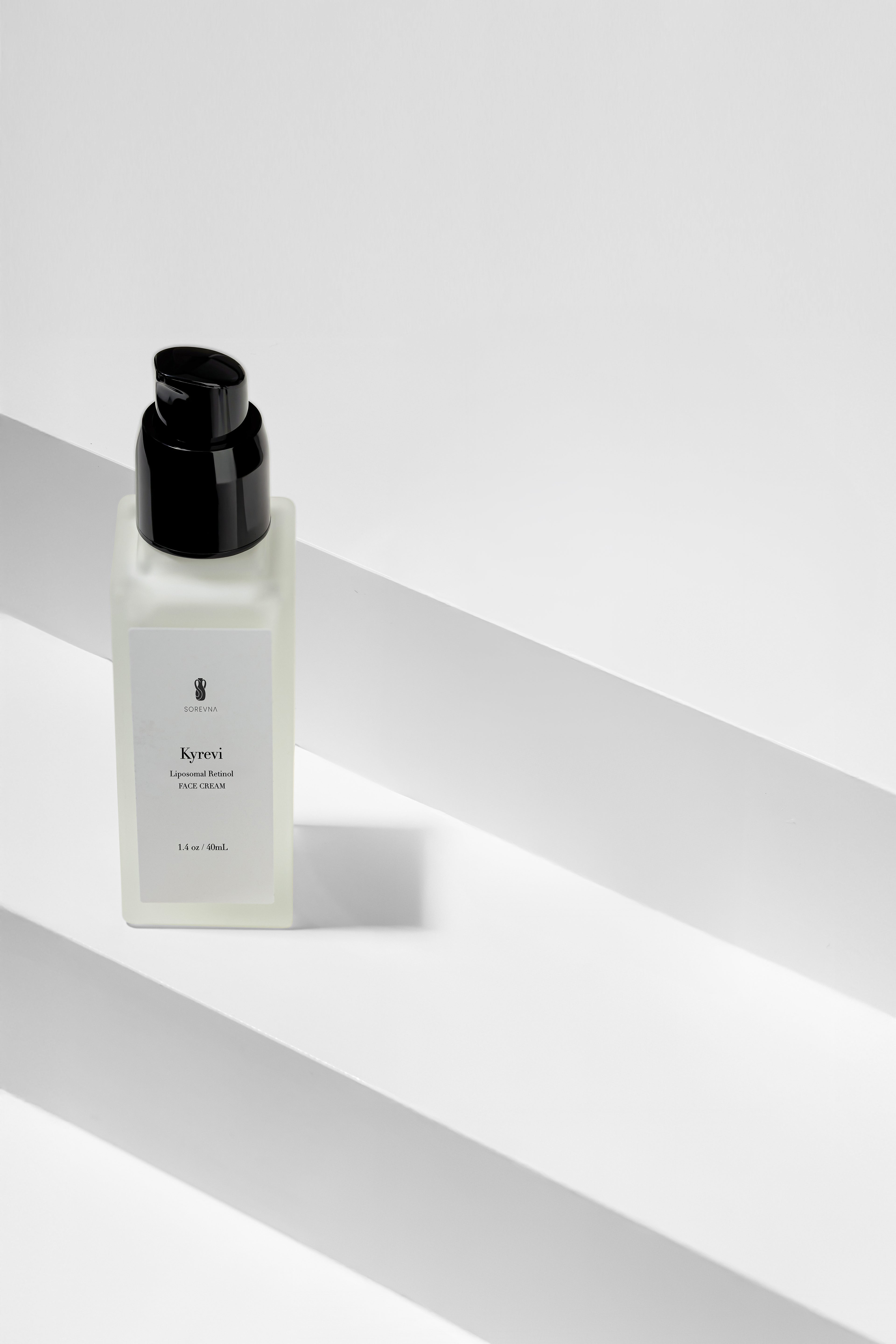 Liposomal Retinol Face Cream for restoring sun damage